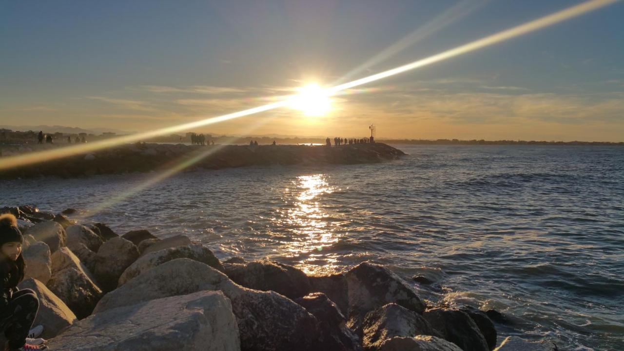 Hotel Savina Rimini Bagian luar foto