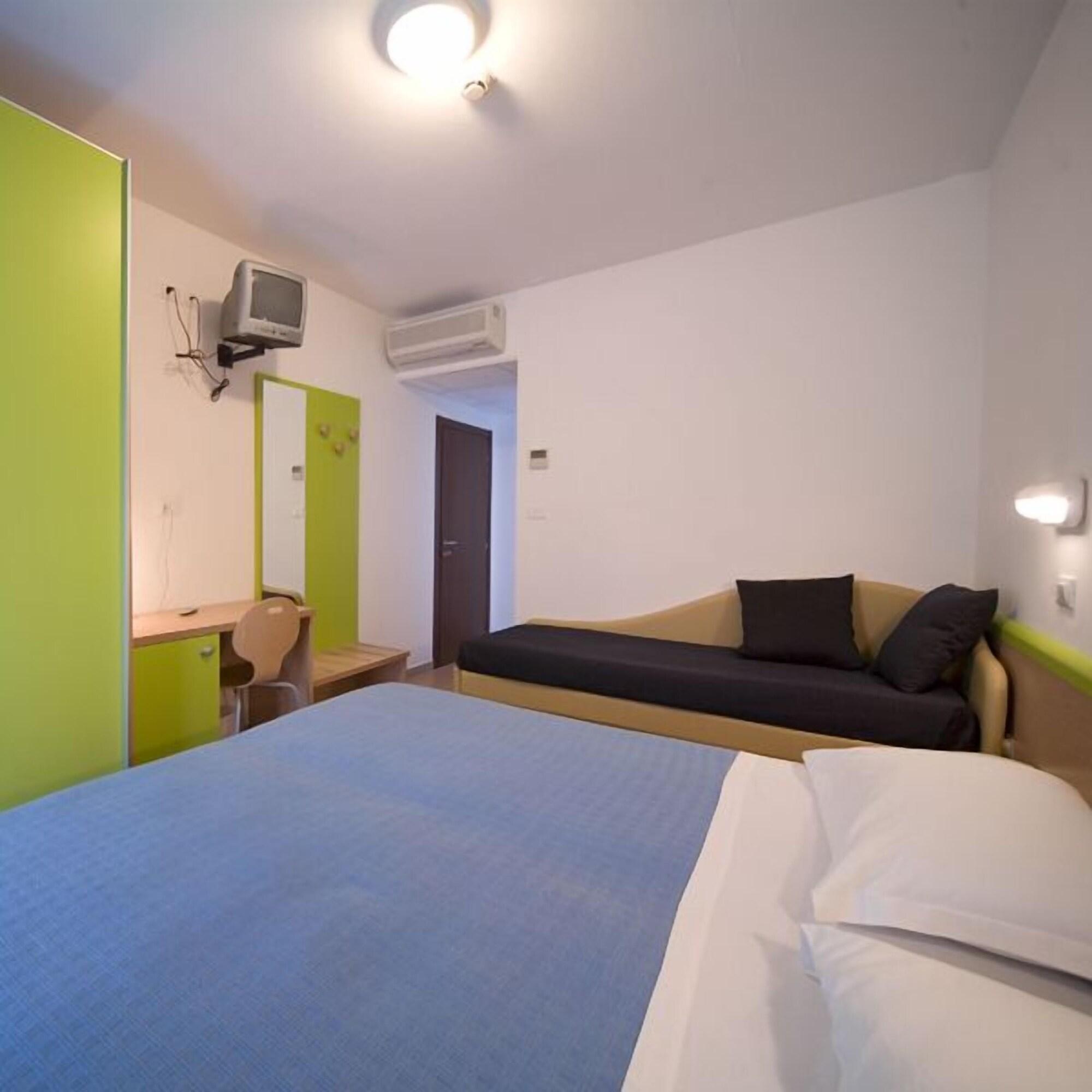Hotel Savina Rimini Bagian luar foto